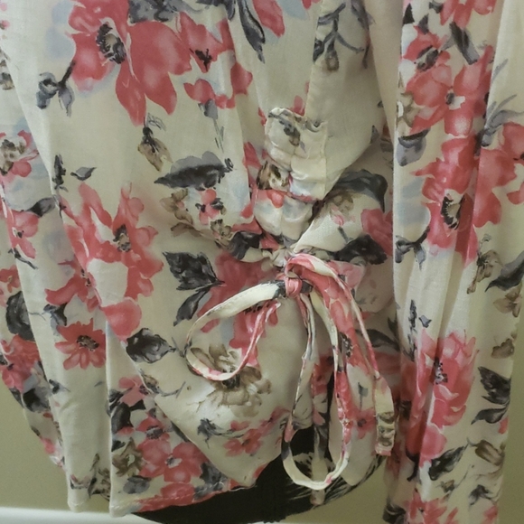 Miss Bella shirt size S - Picture 4 of 4